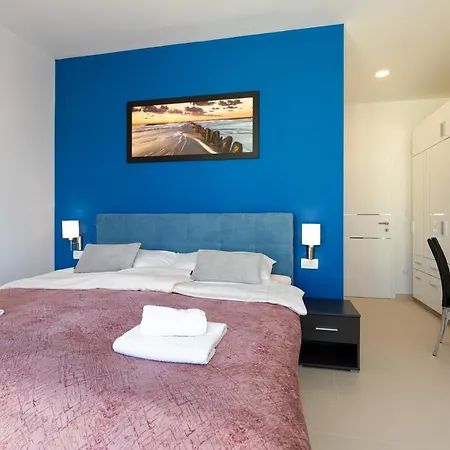 Gloriette * Krk Town