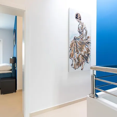 فيلة Gloriette *